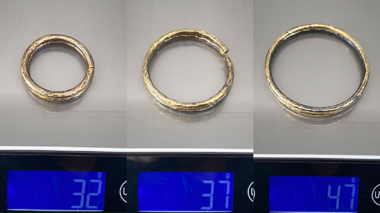Gauged Hammered Hoops Brass - eleven44