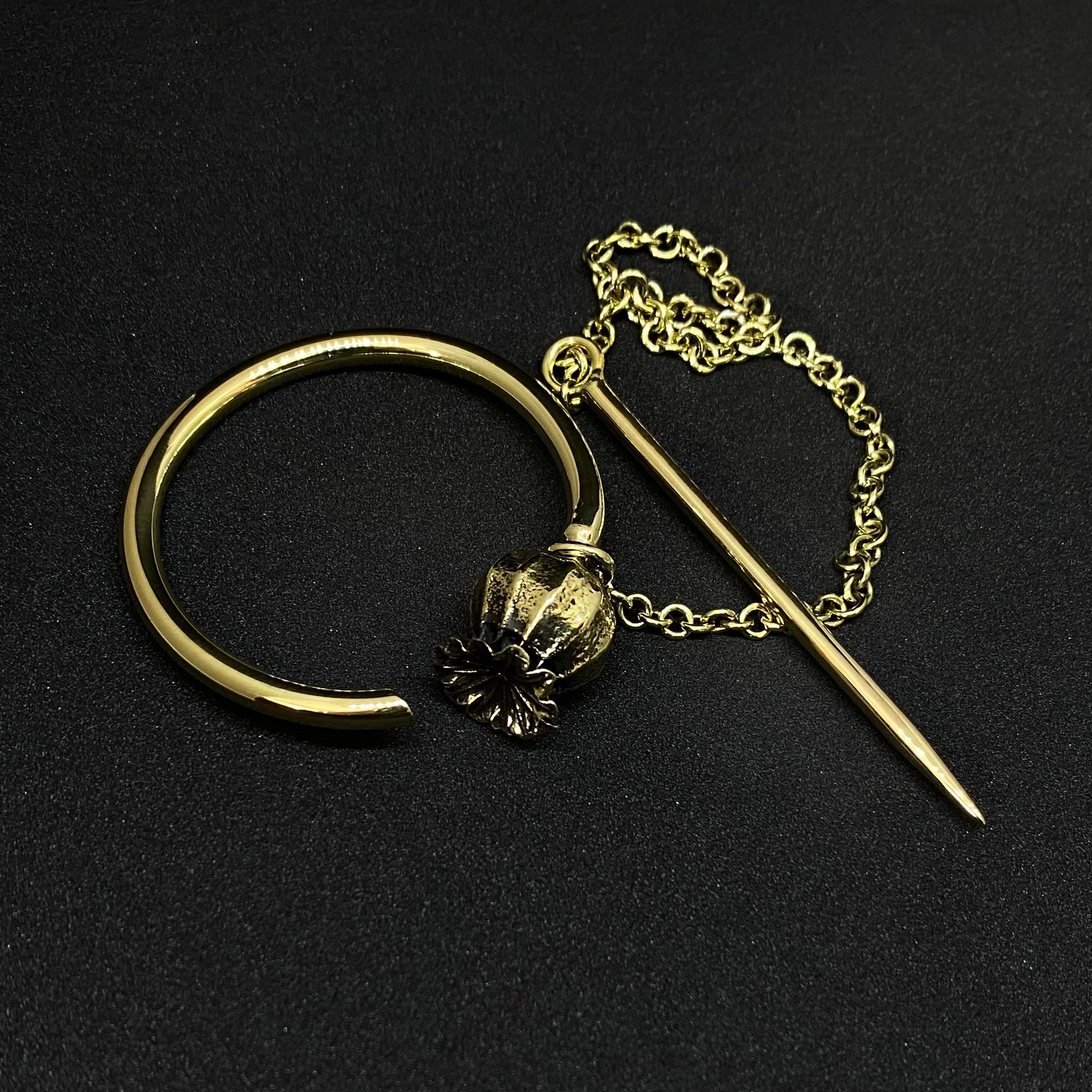 Poppy Pod Brooch Brass