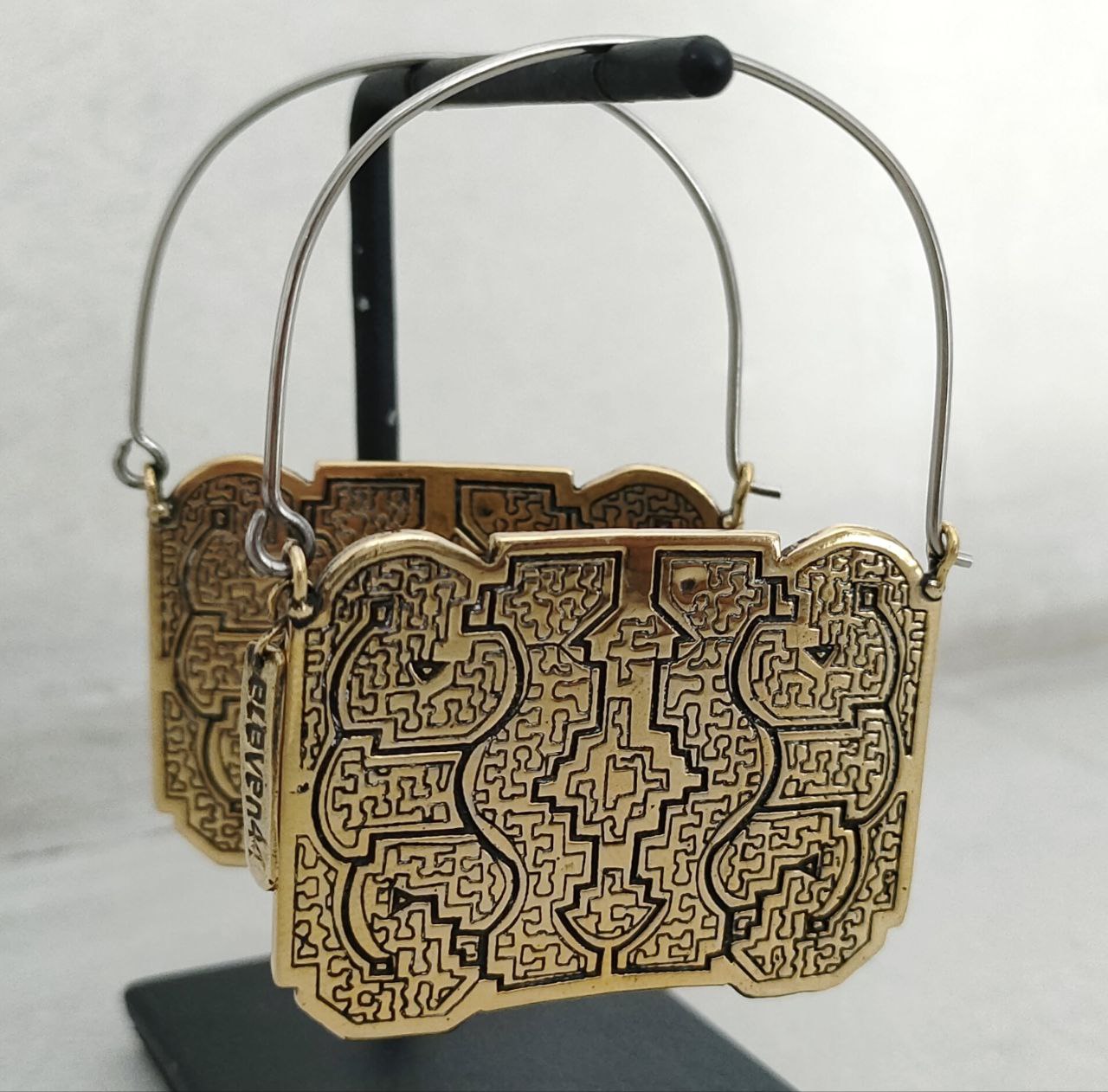 Shipibo Hoops Brass