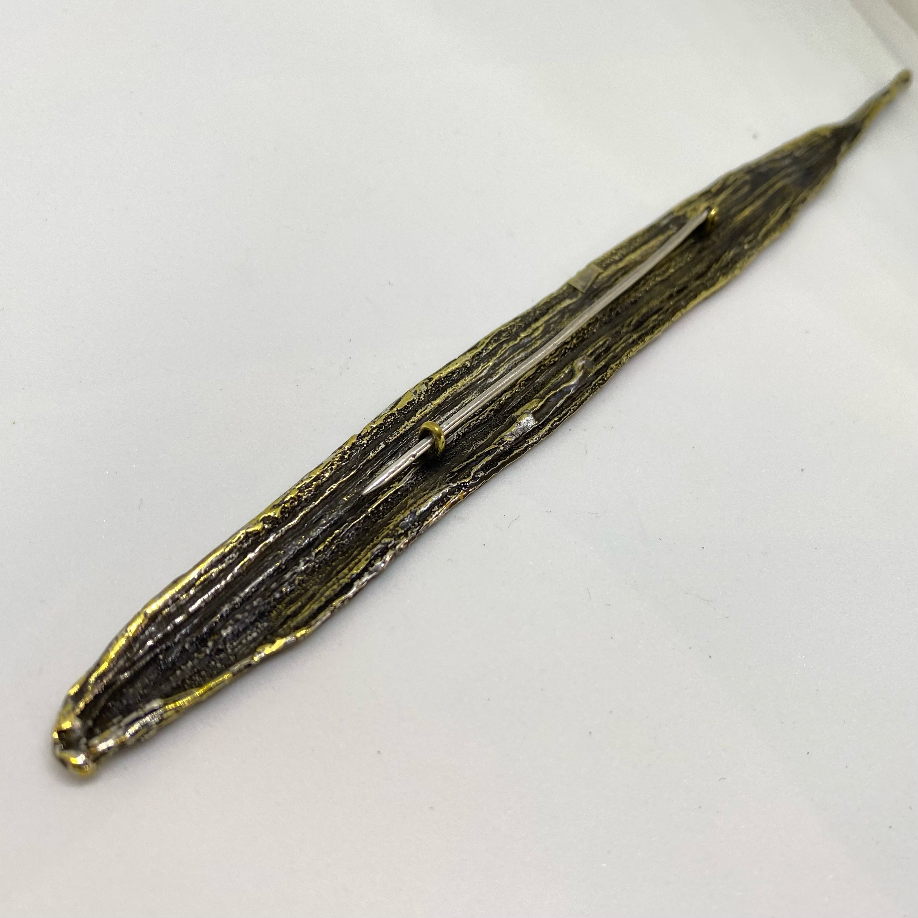 Vanilla Pod Pin Brass