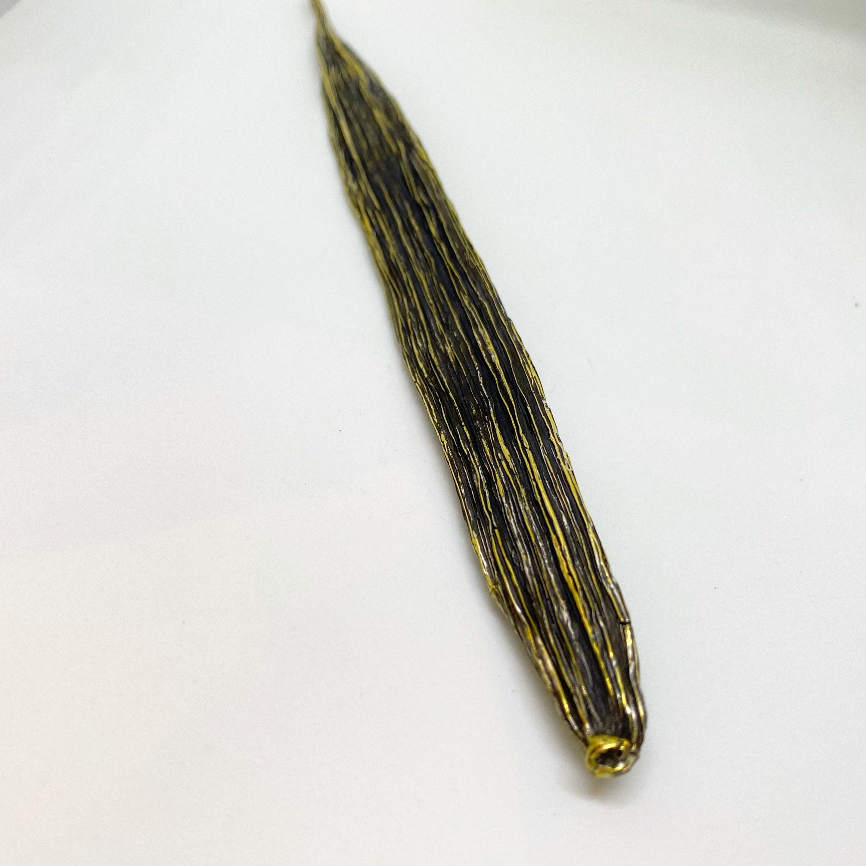 Vanilla Pod Pin Brass