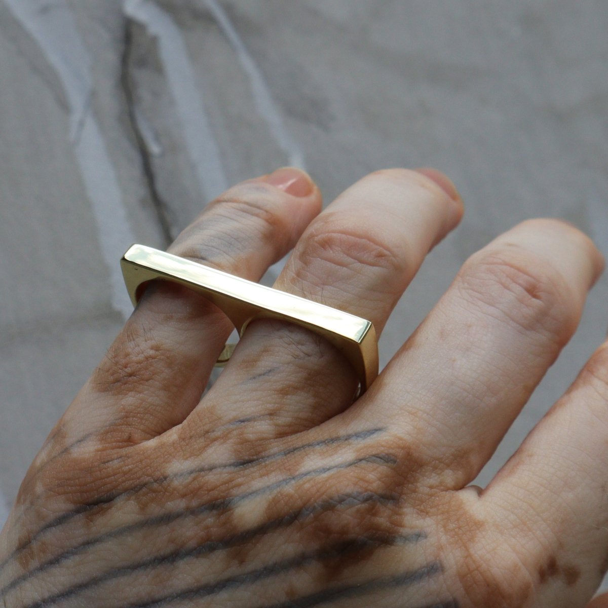 2 Finger Ring Slim Square Gold - eleven44