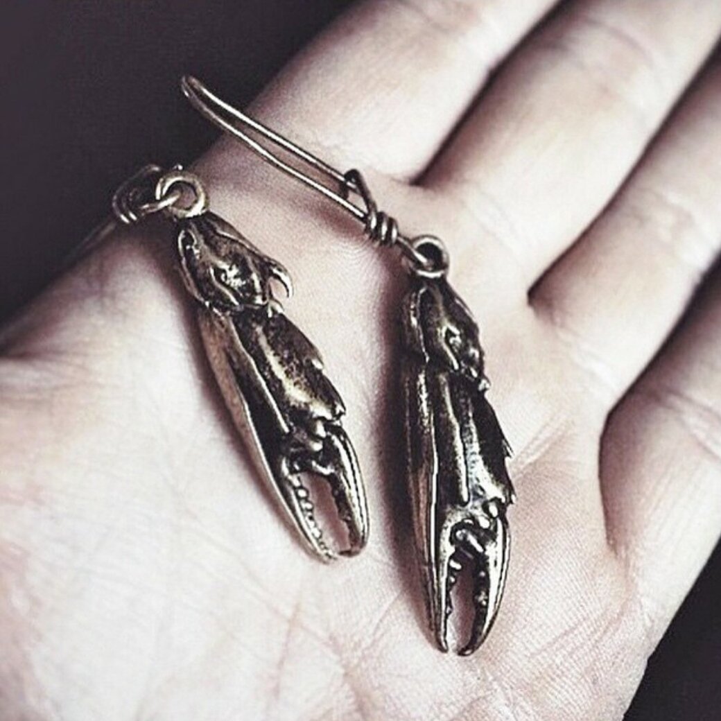 Crab Claw Earrings Brass - eleven44