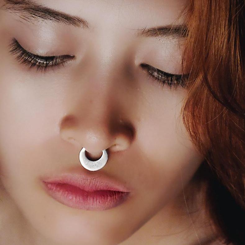 Crescent Septum Silver - eleven44