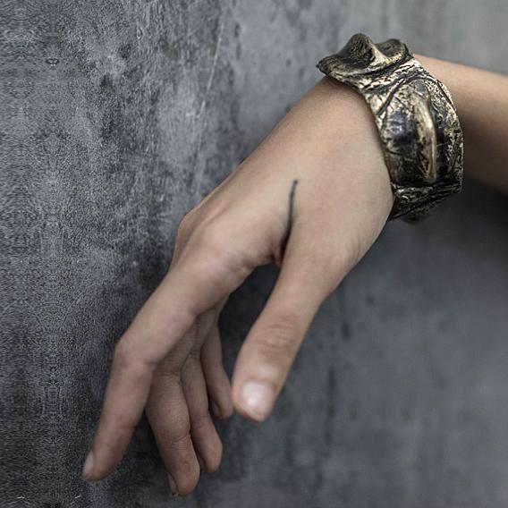 Croc Cuff Brass - eleven44