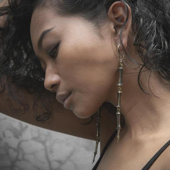 Horse Tail Bone Earrings Brass - eleven44