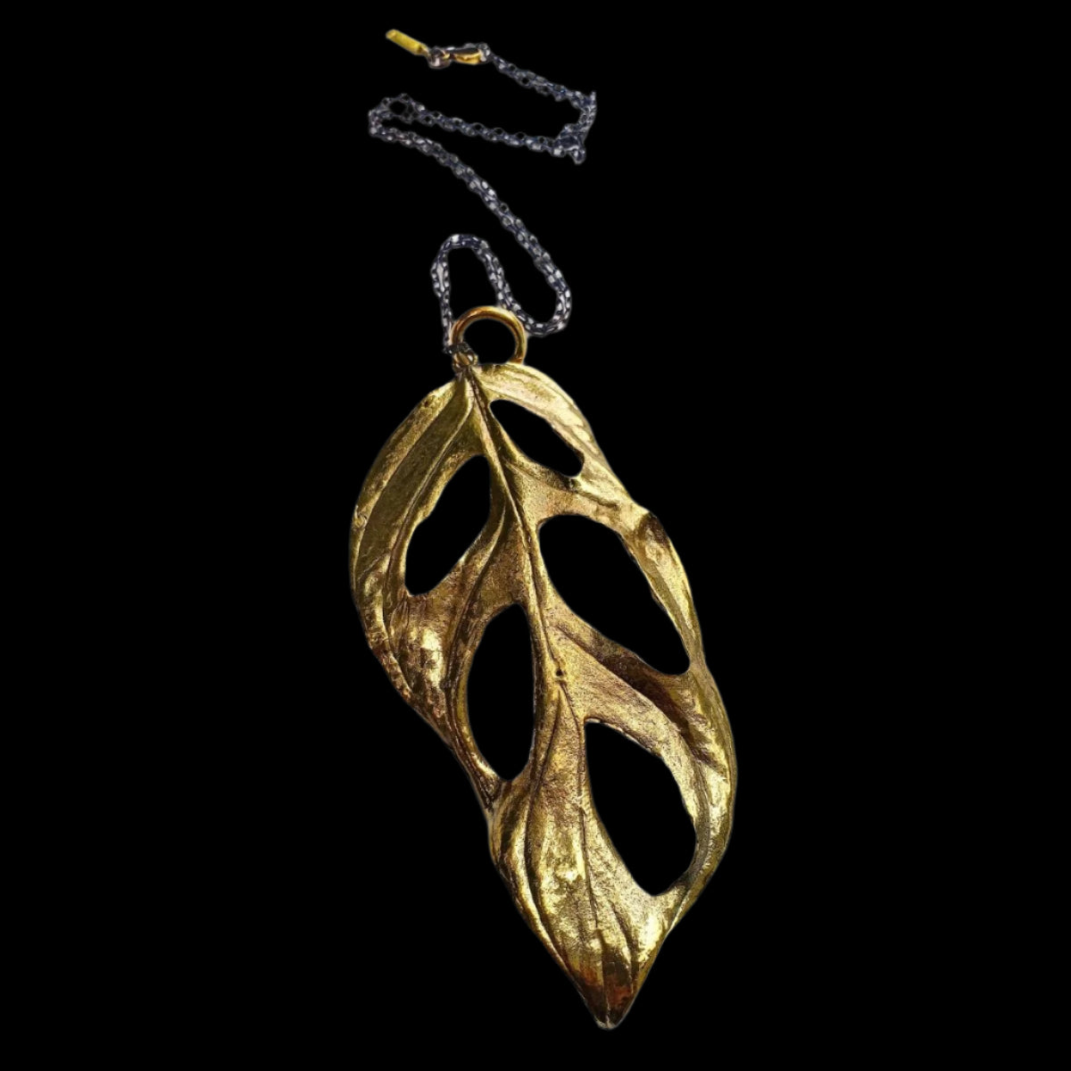Leaf Pendant Brass Chain - eleven44