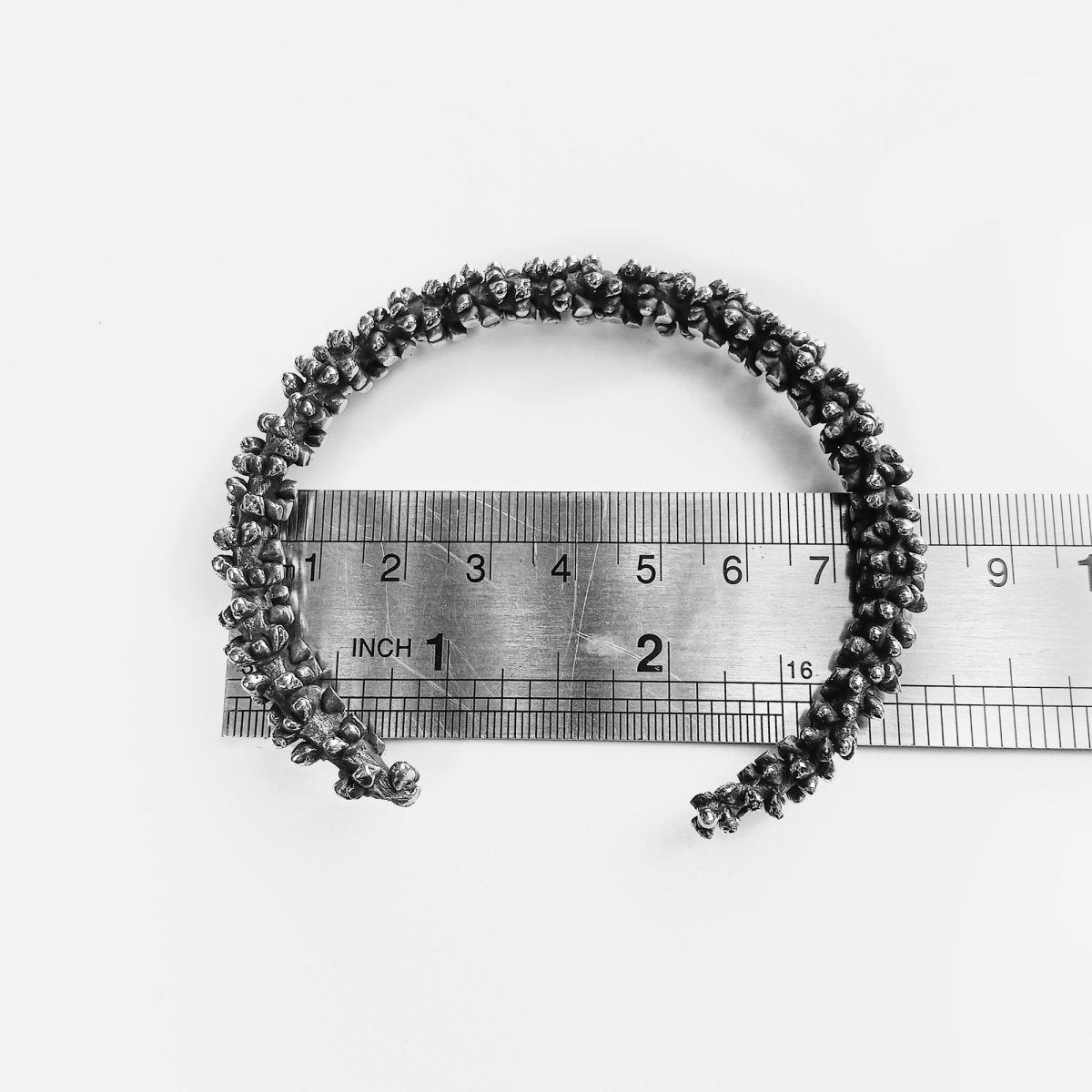 Palm Pod Cuff Silver - eleven44