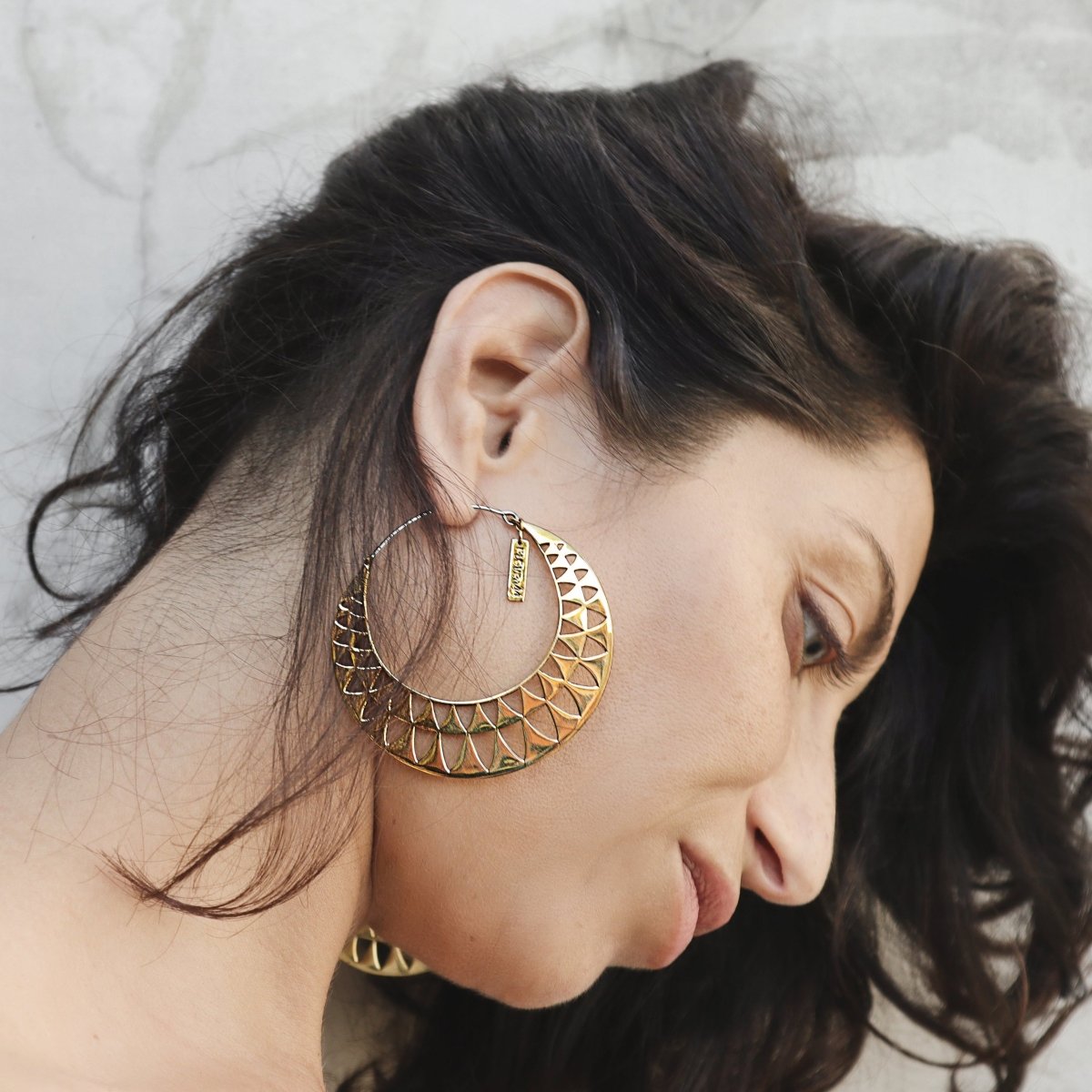 Triangle Hoops Brass - eleven44