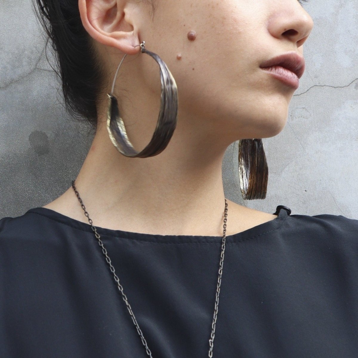 Vanilla Pod Hoop Earrings Brass - eleven44