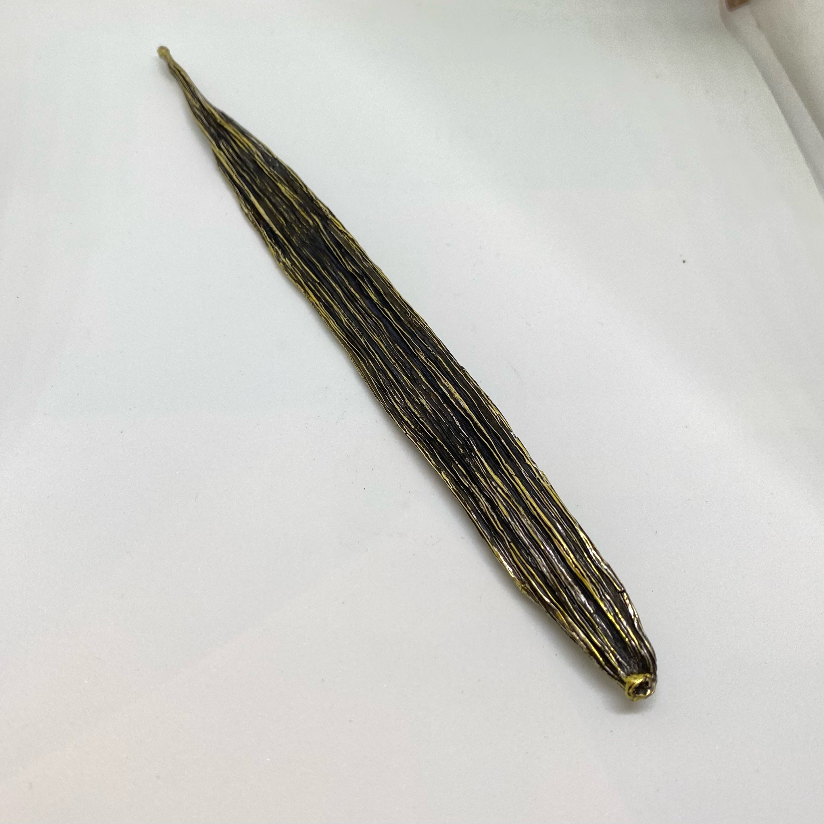 Vanilla Pod Pin Brass