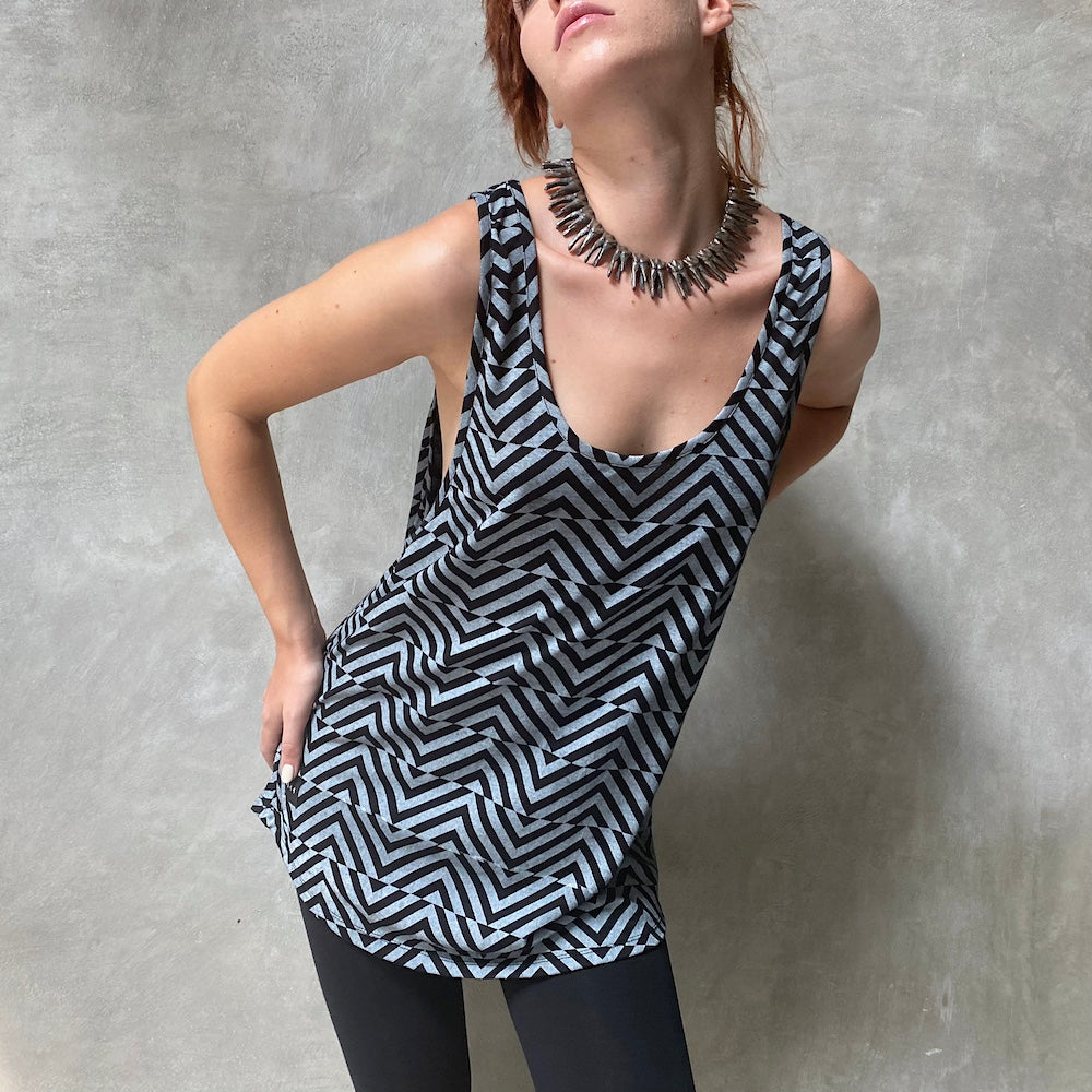 Zig Zag Tank Grey Black