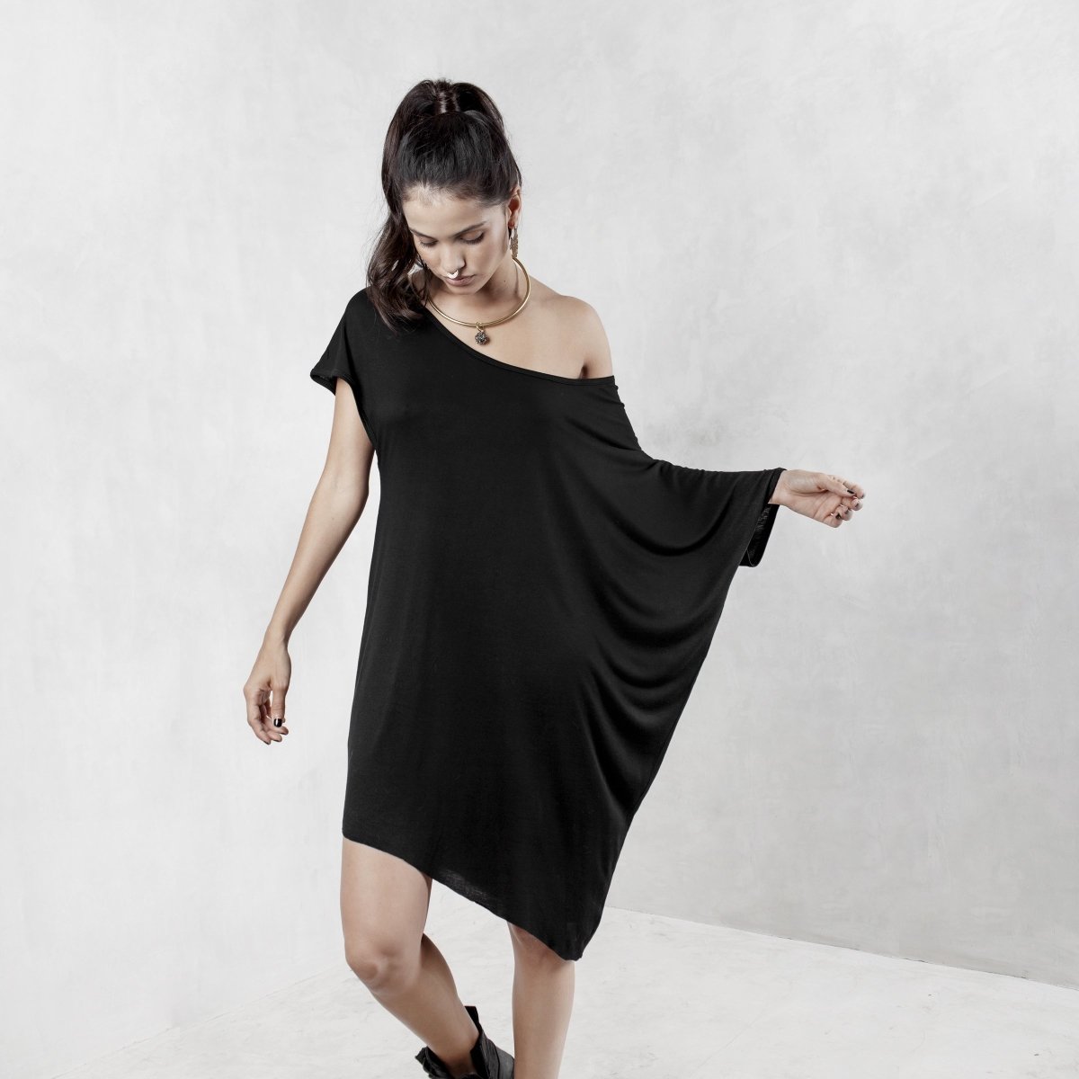 Black Asymmetrical Oversized Top Bamboo - eleven44