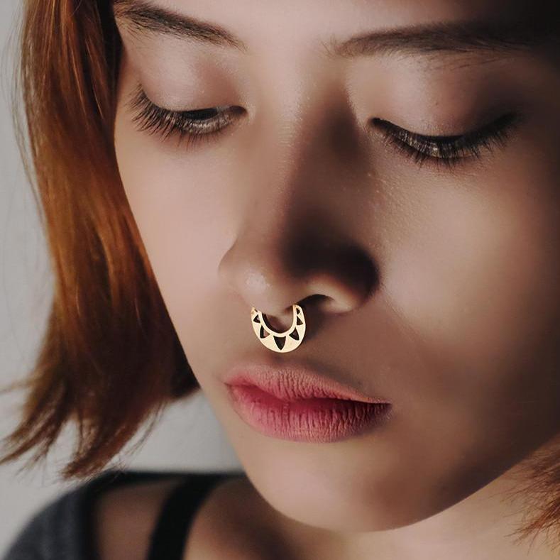 Triangle septum hot sale